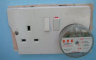 electrical socket tester not illuminated