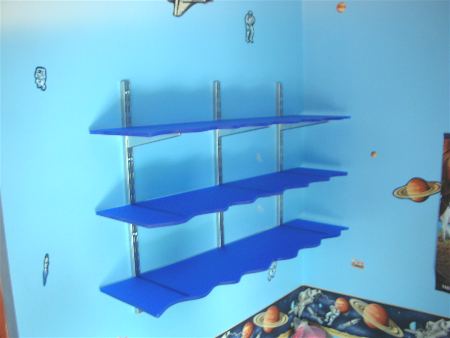 How to Construct DIY Acrylic Shelving