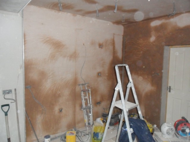 Other wall of kitchen plastered and well on the way to drying