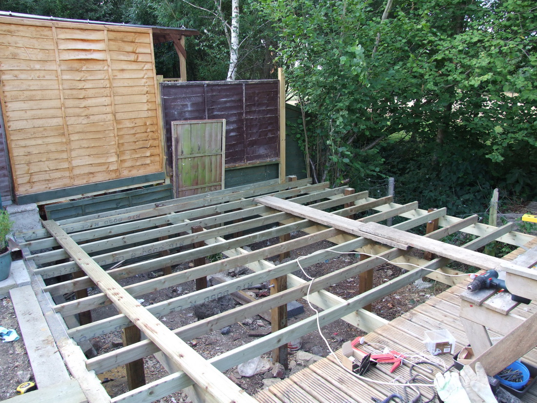 Decking 3.JPG