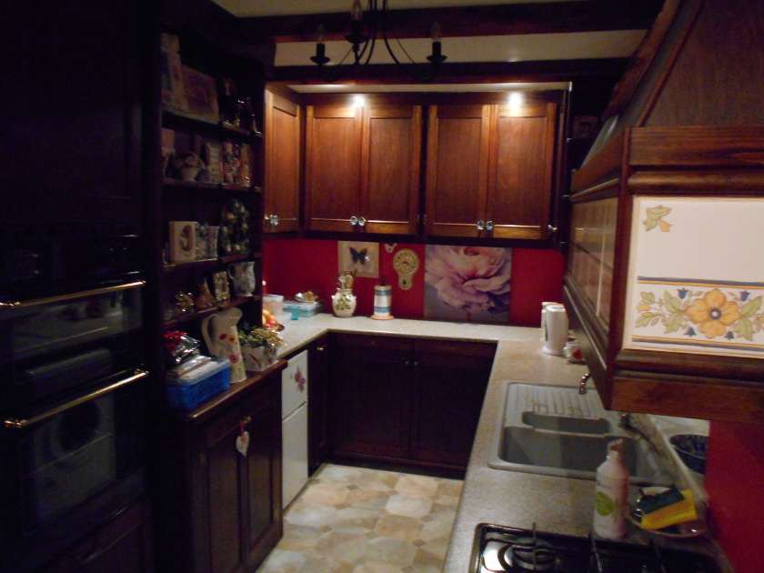 Kitchen 5.JPG