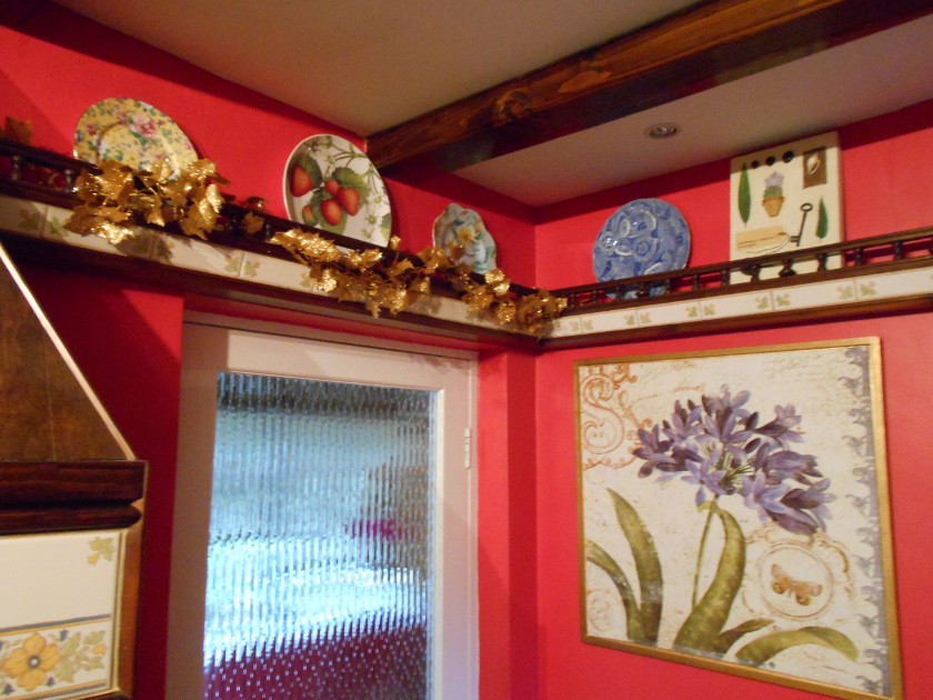 Plate shelf.JPG