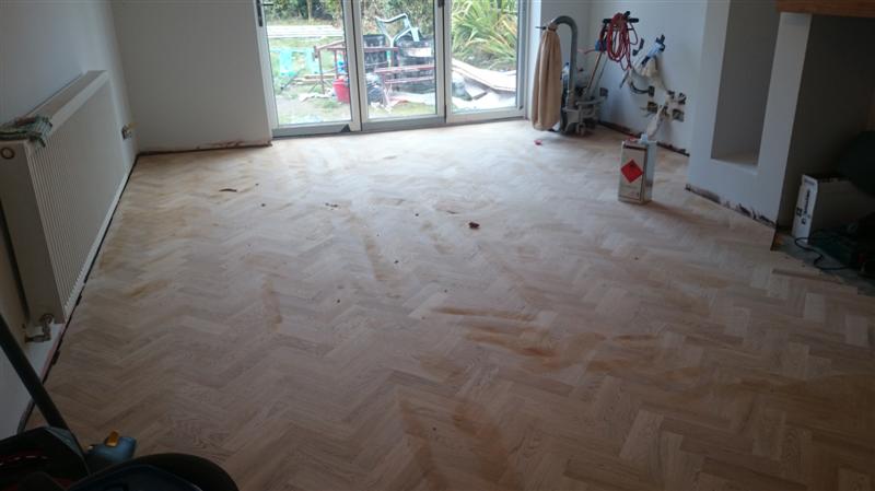 Oak herringbone filling lounge (Medium).JPG