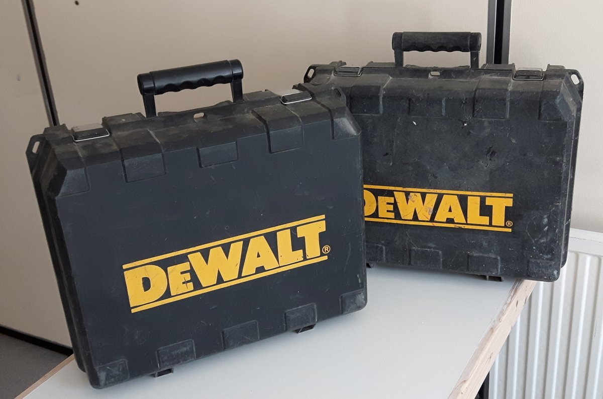 deWalt DCN692 Review - comparative case sizes.jpg