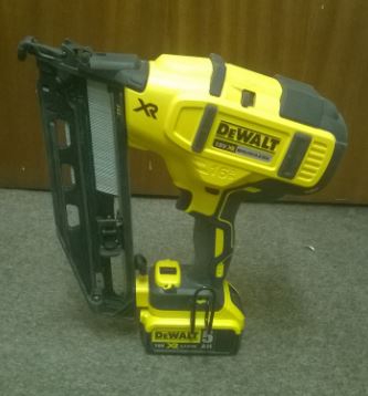 deWalt DCN660 001 02.JPG