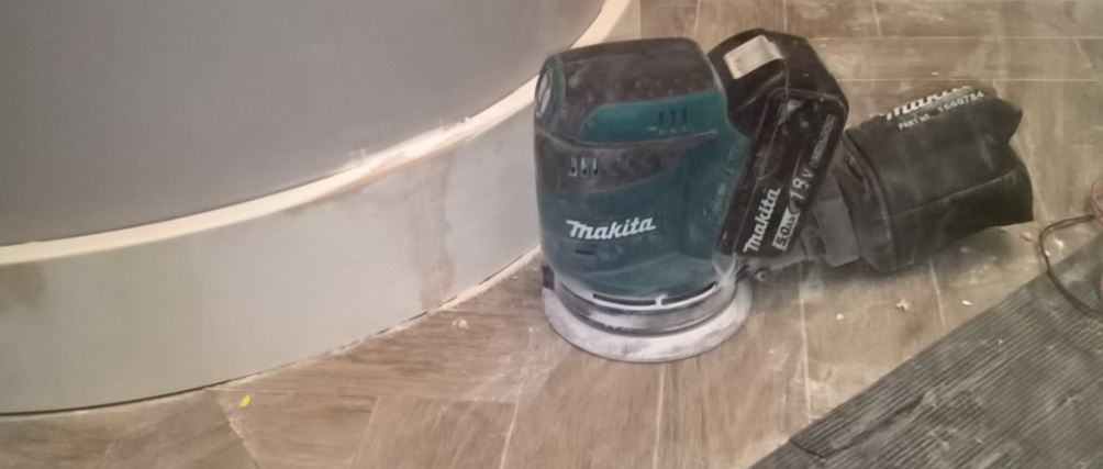 Makita DBO180  cordless sander 001_01.JPG