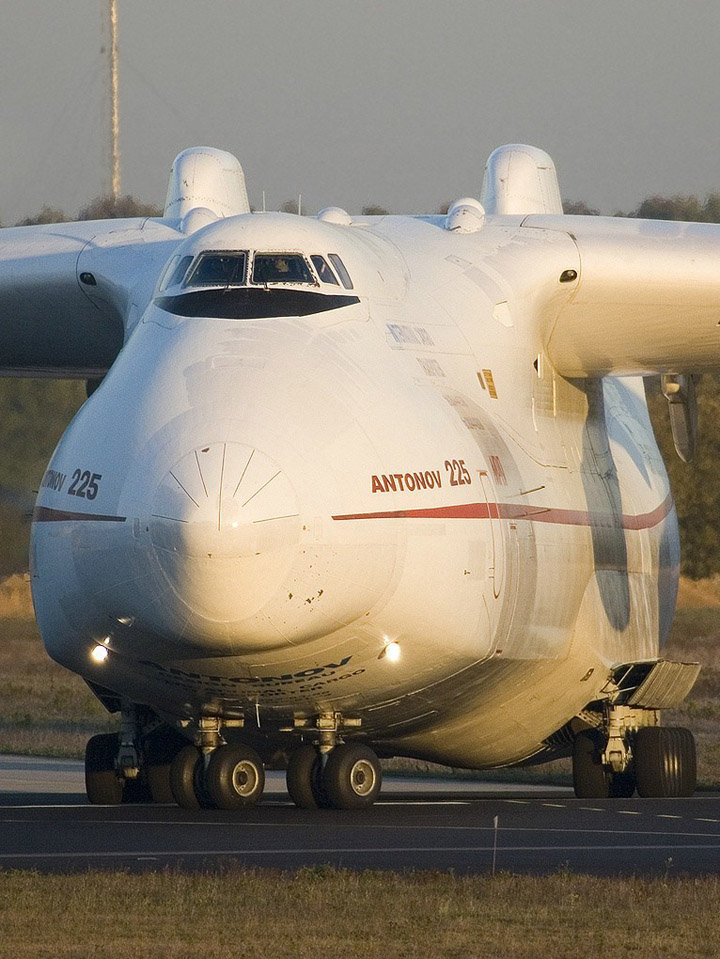 Antonov or AN-225 is the world’s heaviest and largest jet ever built with the landing gear system of 32 wheels and a wing span of 291 feet!