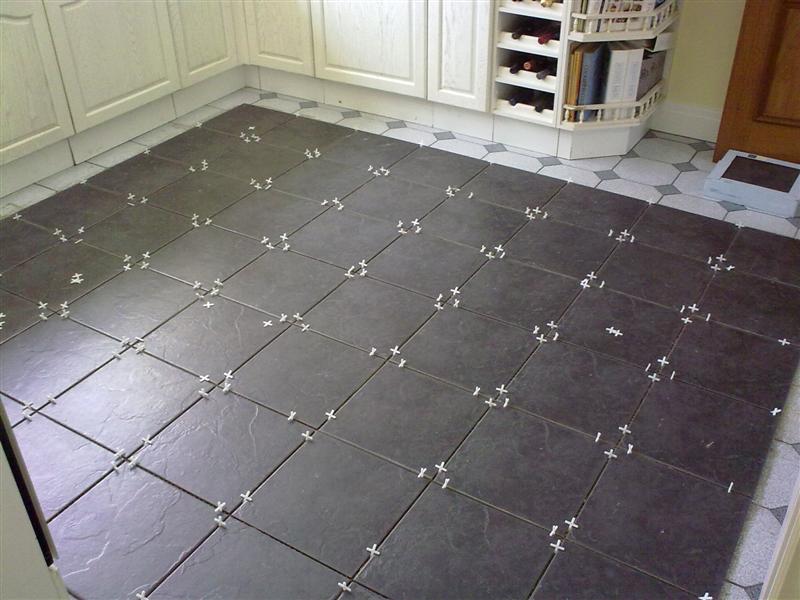 Mums kitchen tiling 002 (Medium).jpg